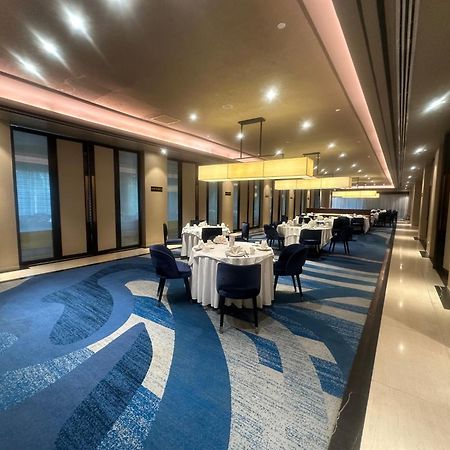 Marco Polo Plaza Cebu Otel Dış mekan fotoğraf The interior of the hotel