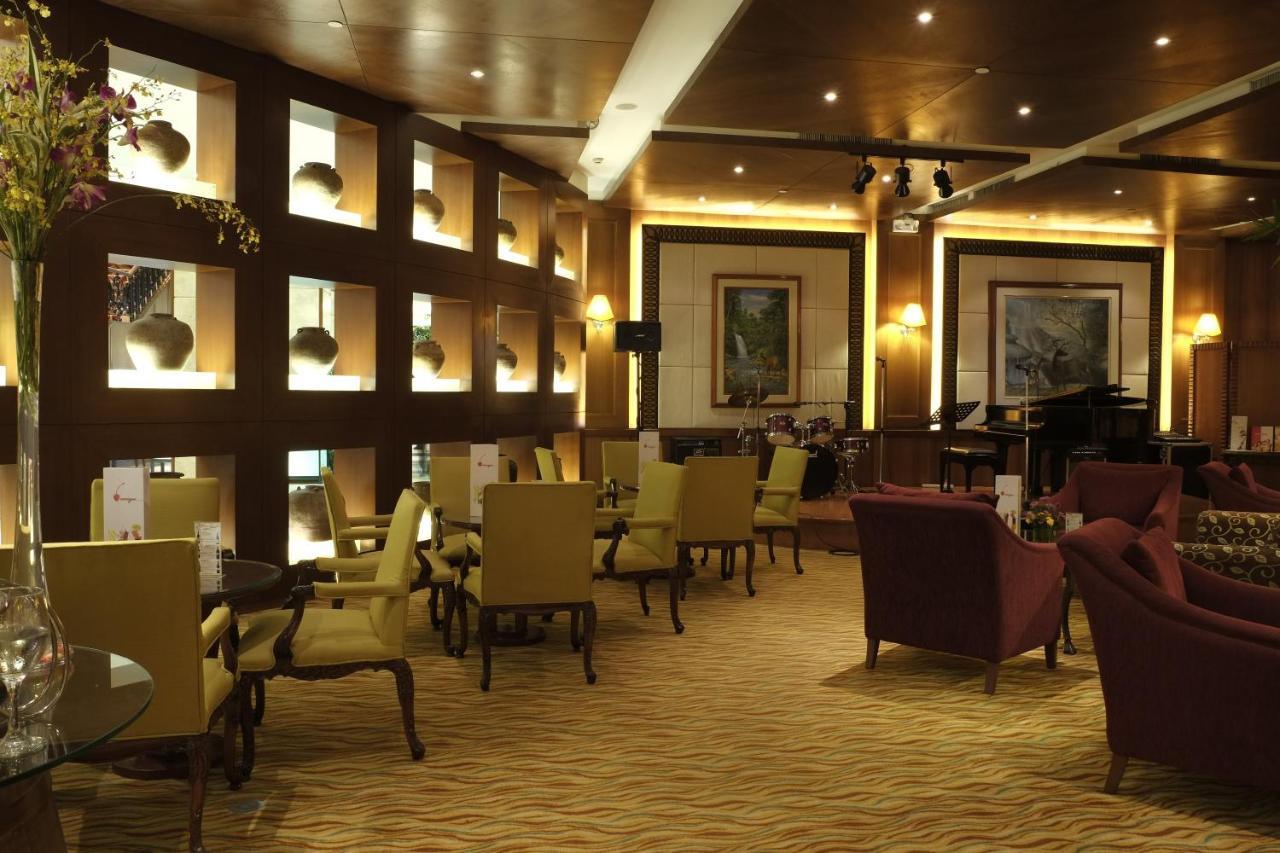 Marco Polo Plaza Cebu Otel Dış mekan fotoğraf The lounge at the airport