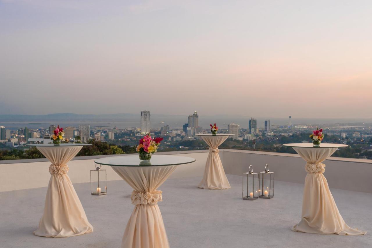 Marco Polo Plaza Cebu Otel Dış mekan fotoğraf The View
