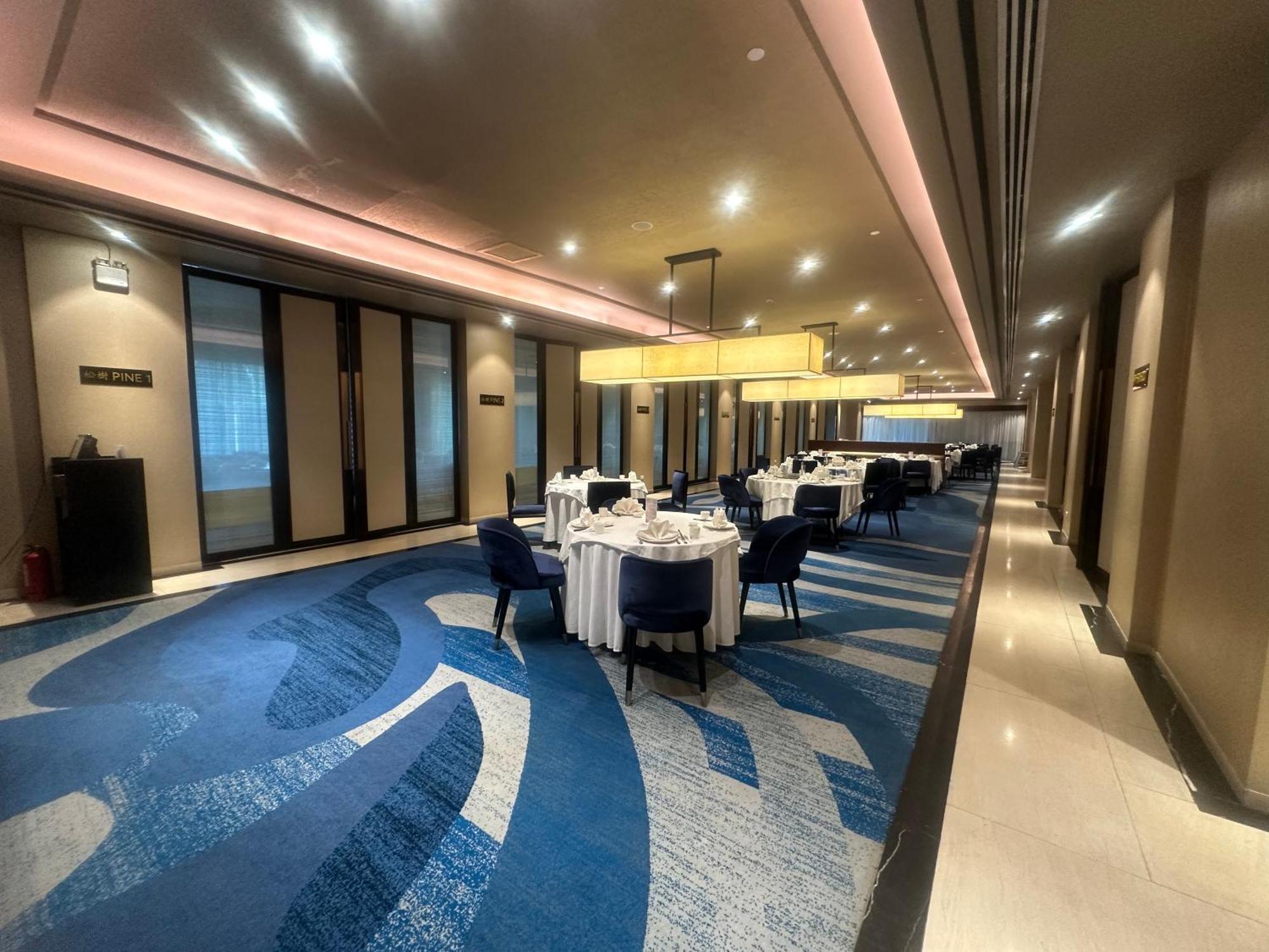 Marco Polo Plaza Cebu Otel Dış mekan fotoğraf The interior of the hotel