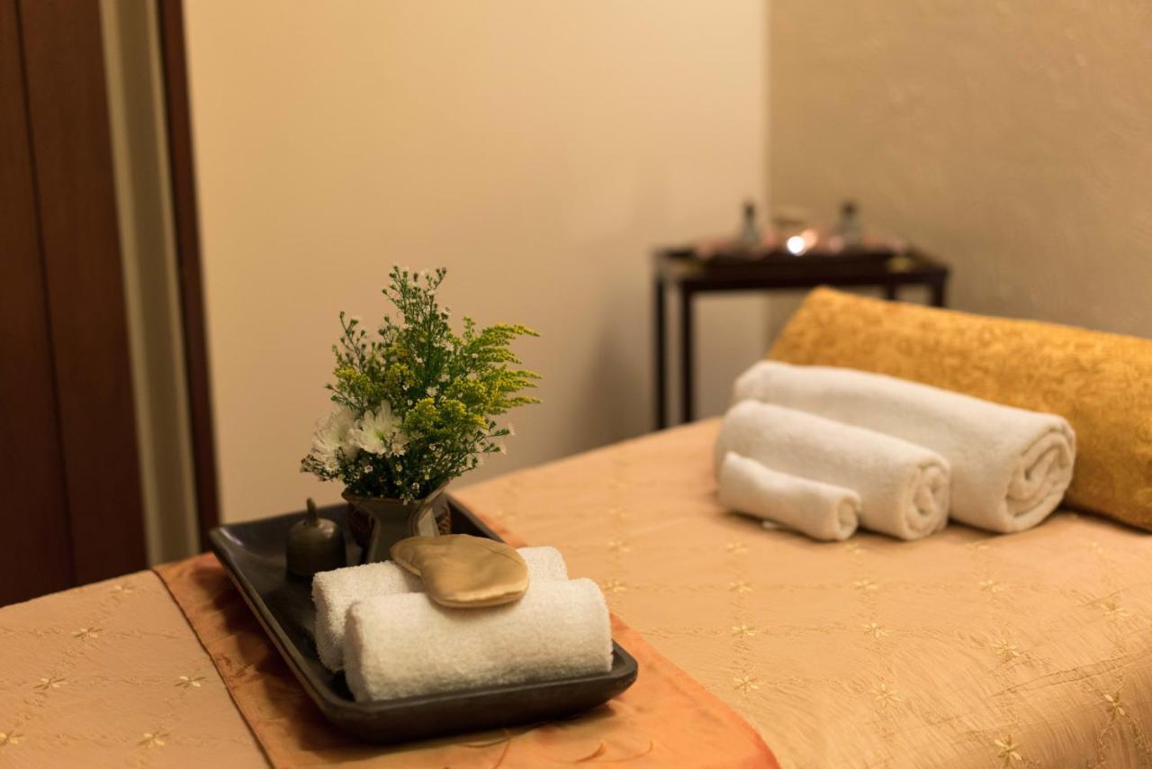 Marco Polo Plaza Cebu Otel Dış mekan fotoğraf A massage room at a spa