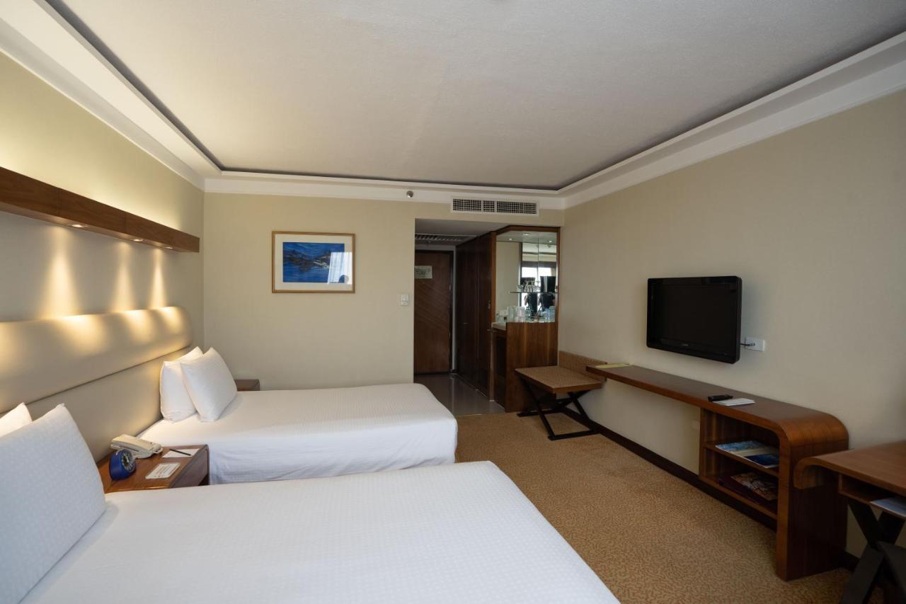 Marco Polo Plaza Cebu Otel Dış mekan fotoğraf A room at the hotel