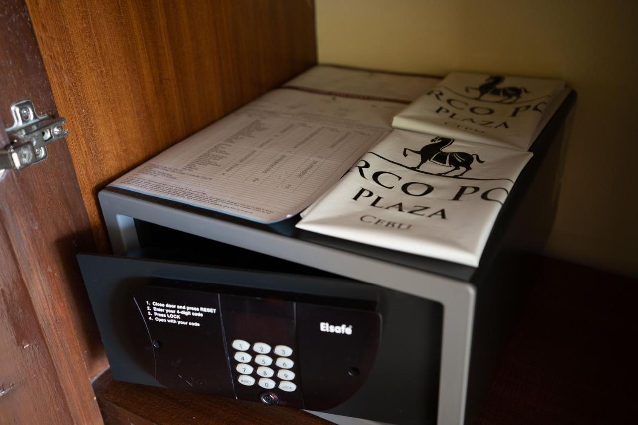 Marco Polo Plaza Cebu Otel Dış mekan fotoğraf A safe in a hotel room